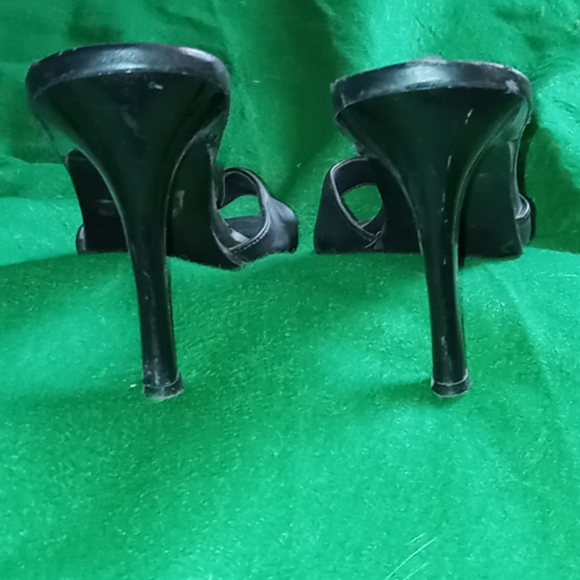 Shoes - Picture 5 of 7